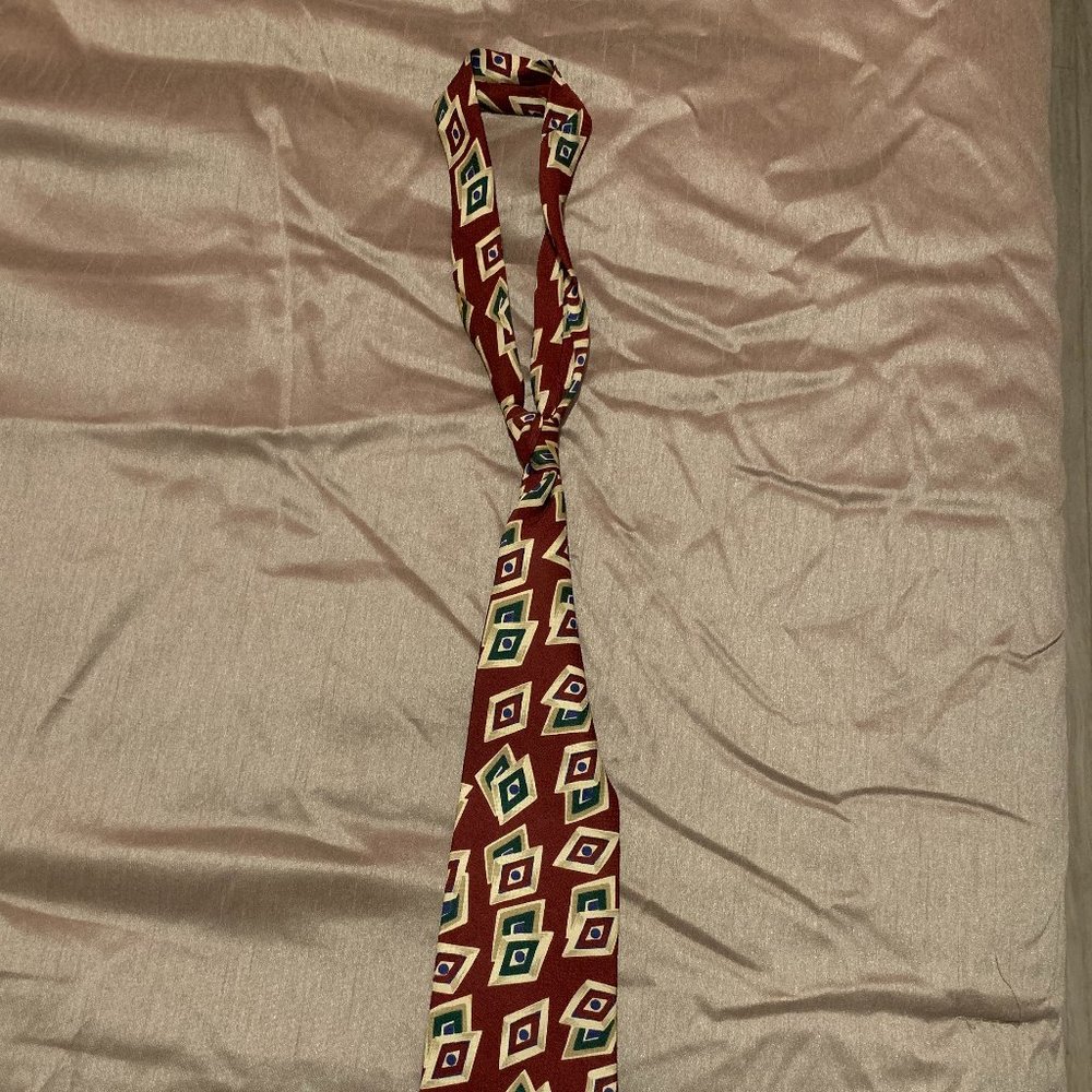 Burgundy pattern wide Neck tie
